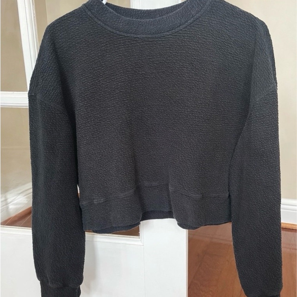 Lululemon Black Cropped Pullover Sweatshirt Size M Women’s Athleisure